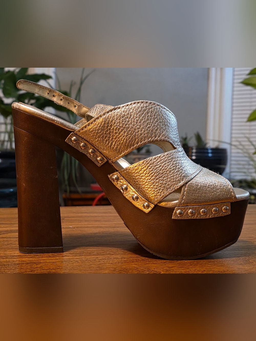 Gold Platform Sandals - Picture 3 of 4